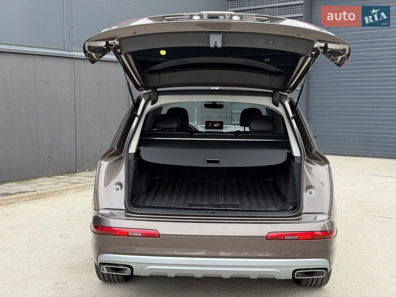 Позашляховик / Кросовер Audi Q7 2017 в Києві