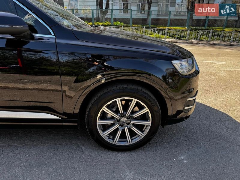 Позашляховик / Кросовер Audi Q7 2017 в Києві