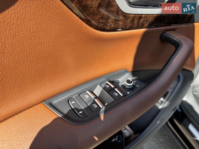 Позашляховик / Кросовер Audi Q7 2017 в Києві