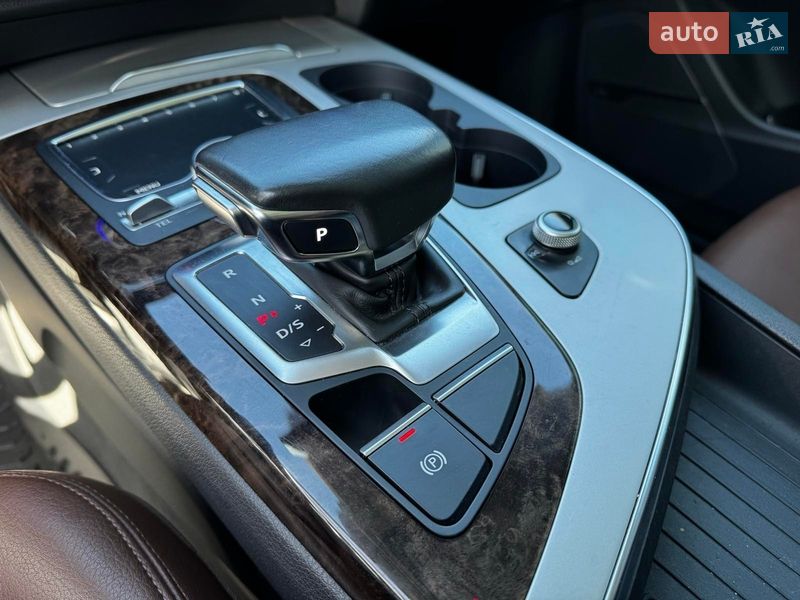 Позашляховик / Кросовер Audi Q7 2017 в Києві