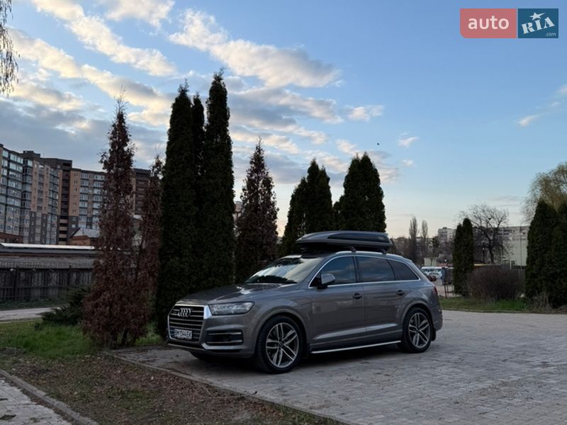 Внедорожник / Кроссовер Audi Q7 2015 в Сумах