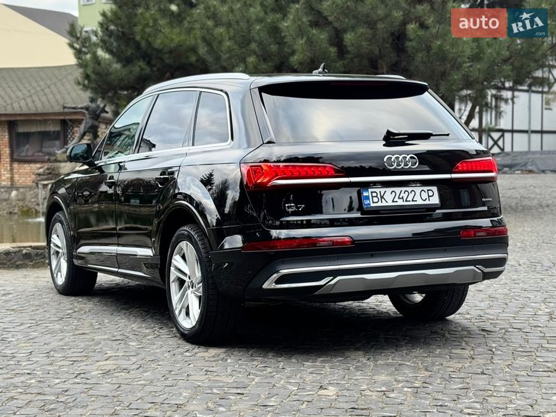 Внедорожник / Кроссовер Audi Q7 2023 в Ровно