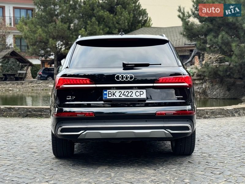 Внедорожник / Кроссовер Audi Q7 2023 в Ровно