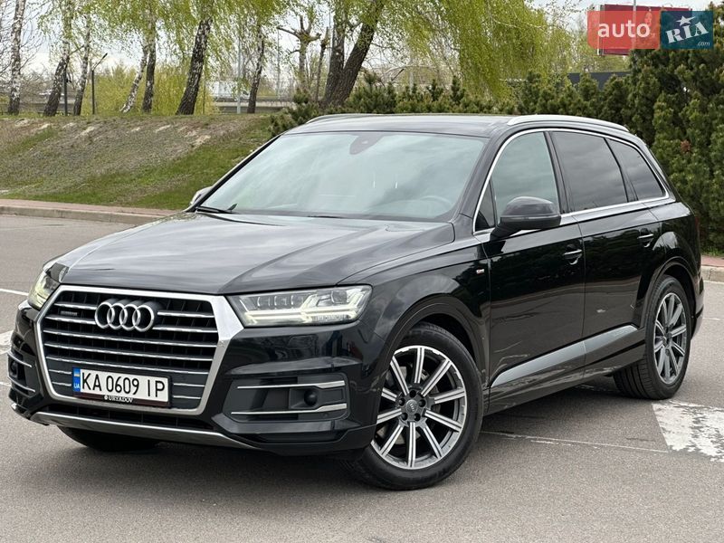 Позашляховик / Кросовер Audi Q7 2017 в Києві