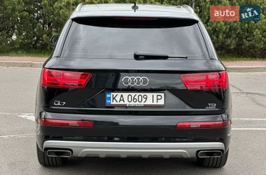 Позашляховик / Кросовер Audi Q7 2017 в Києві