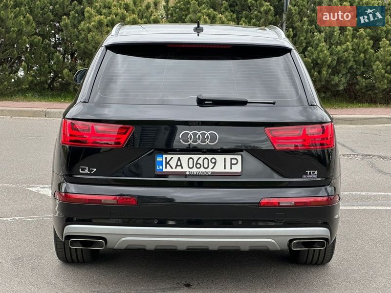 Позашляховик / Кросовер Audi Q7 2017 в Києві