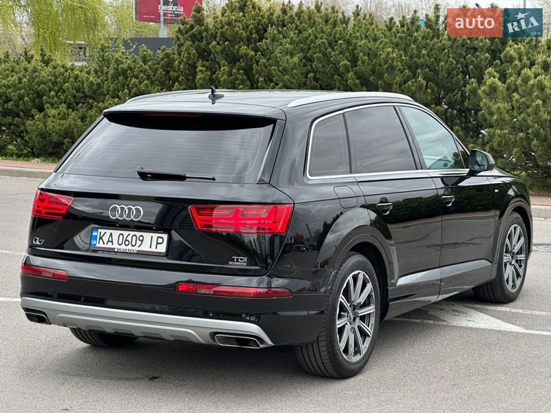 Позашляховик / Кросовер Audi Q7 2017 в Києві