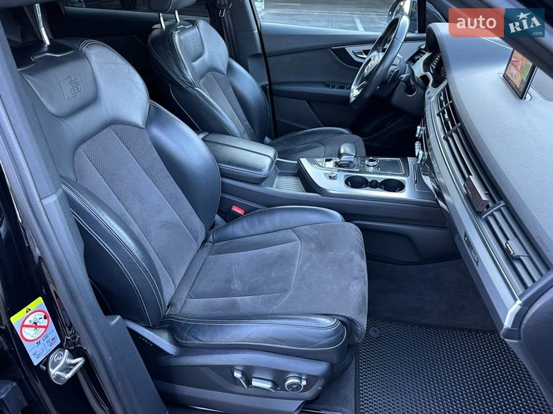 Позашляховик / Кросовер Audi Q7 2017 в Києві