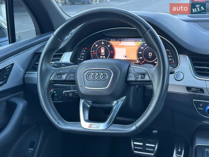 Позашляховик / Кросовер Audi Q7 2017 в Києві