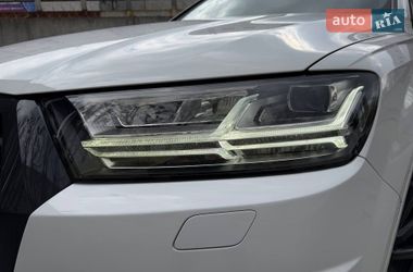 Позашляховик / Кросовер Audi Q7 2016 в Києві