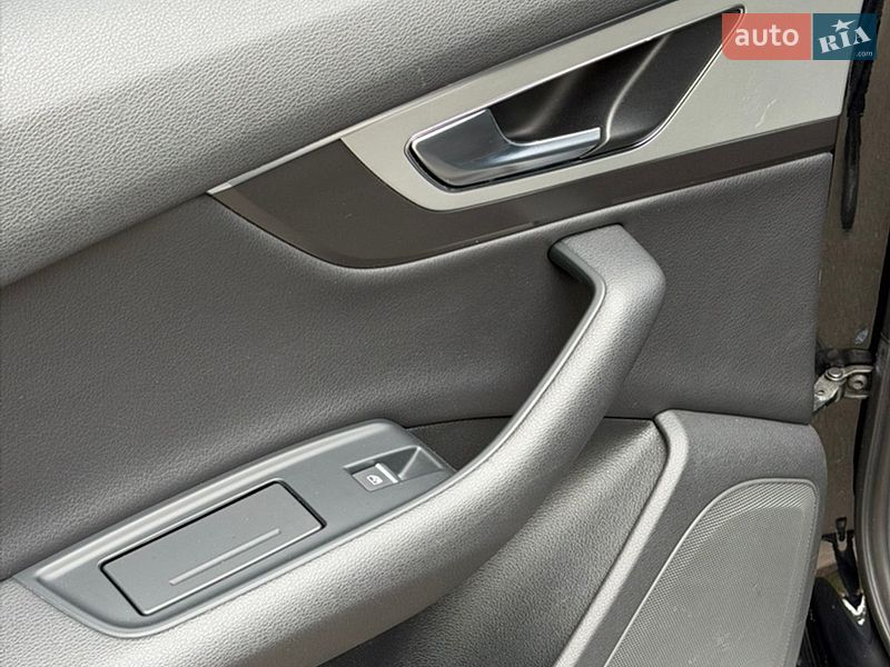 Внедорожник / Кроссовер Audi Q7 2018 в Киеве