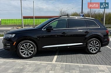 Внедорожник / Кроссовер Audi Q7 2017 в Ровно