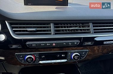 Внедорожник / Кроссовер Audi Q7 2017 в Ровно