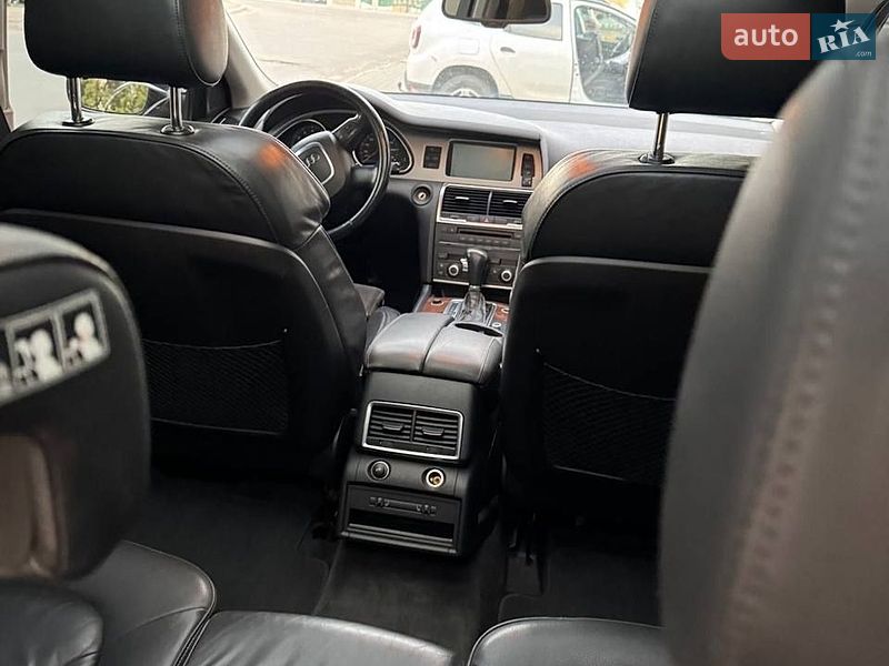 Позашляховик / Кросовер Audi Q7 2008 в Рівному