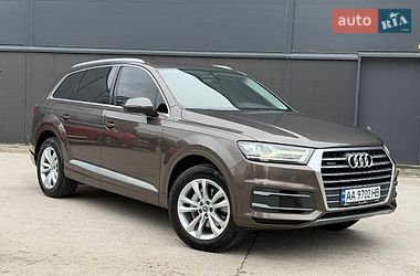 Позашляховик / Кросовер Audi Q7 2017 в Чернігові