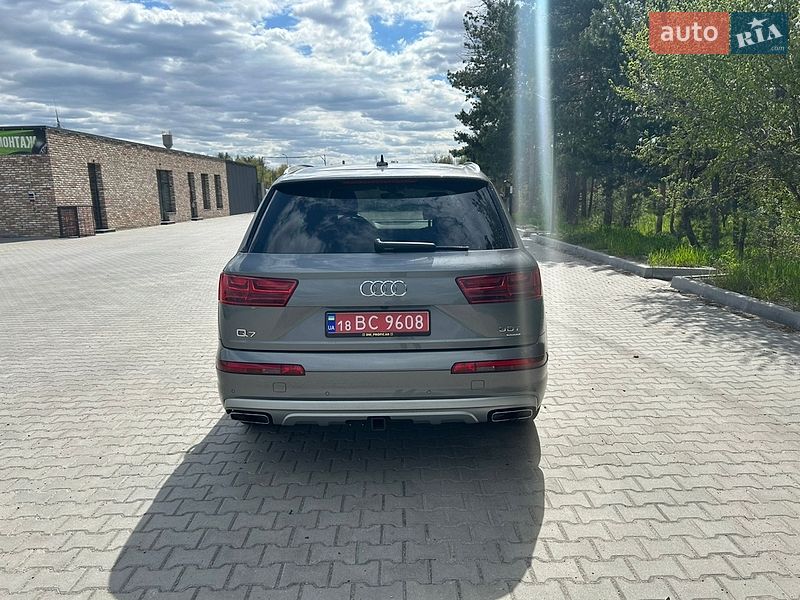 Внедорожник / Кроссовер Audi Q7 2016 в Днепре