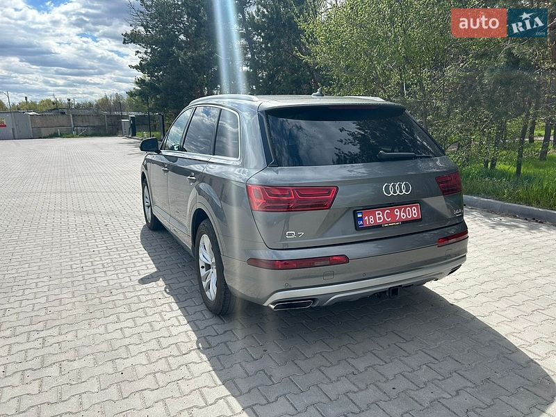 Внедорожник / Кроссовер Audi Q7 2016 в Днепре
