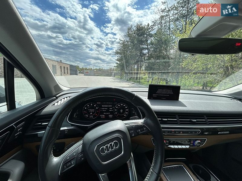 Внедорожник / Кроссовер Audi Q7 2016 в Днепре