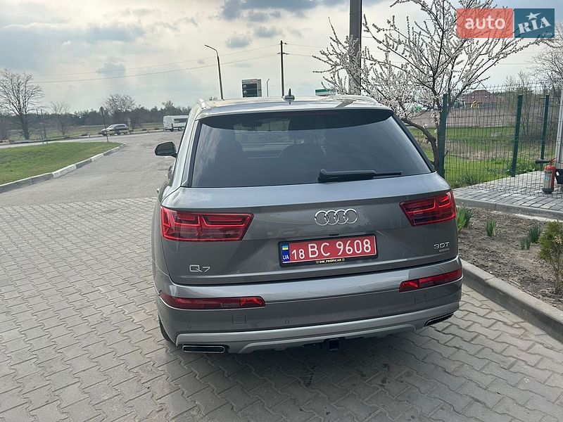 Внедорожник / Кроссовер Audi Q7 2016 в Днепре
