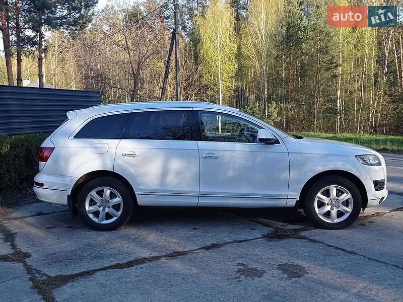 Позашляховик / Кросовер Audi Q7 2012 в Житомирі