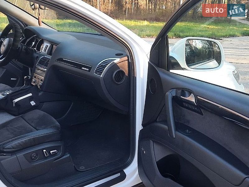 Позашляховик / Кросовер Audi Q7 2012 в Житомирі