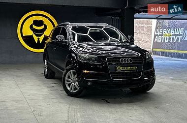 Позашляховик / Кросовер Audi Q7 2006 в Чернівцях
