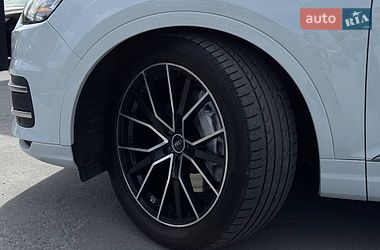 Внедорожник / Кроссовер Audi Q7 2016 в Ровно