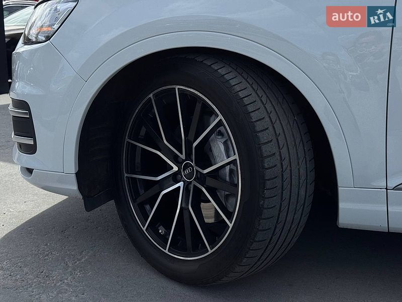 Внедорожник / Кроссовер Audi Q7 2016 в Ровно
