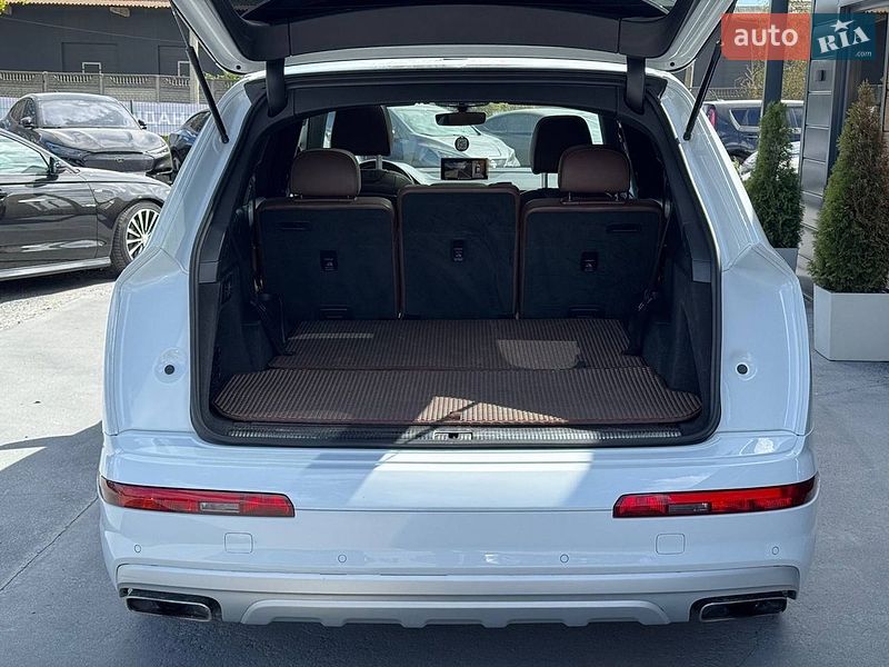 Внедорожник / Кроссовер Audi Q7 2016 в Ровно