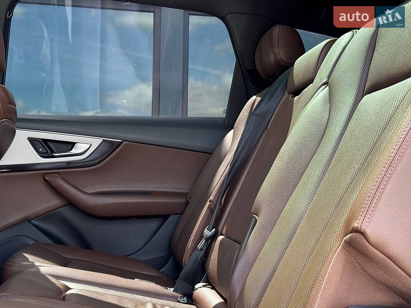 Внедорожник / Кроссовер Audi Q7 2016 в Ровно