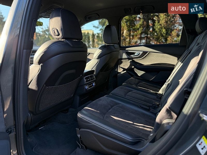 Внедорожник / Кроссовер Audi Q7 2016 в Тернополе