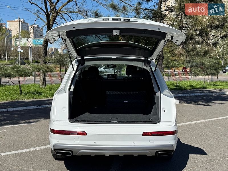 Внедорожник / Кроссовер Audi Q7 2017 в Одессе