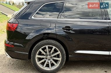 Внедорожник / Кроссовер Audi Q7 2017 в Черновцах