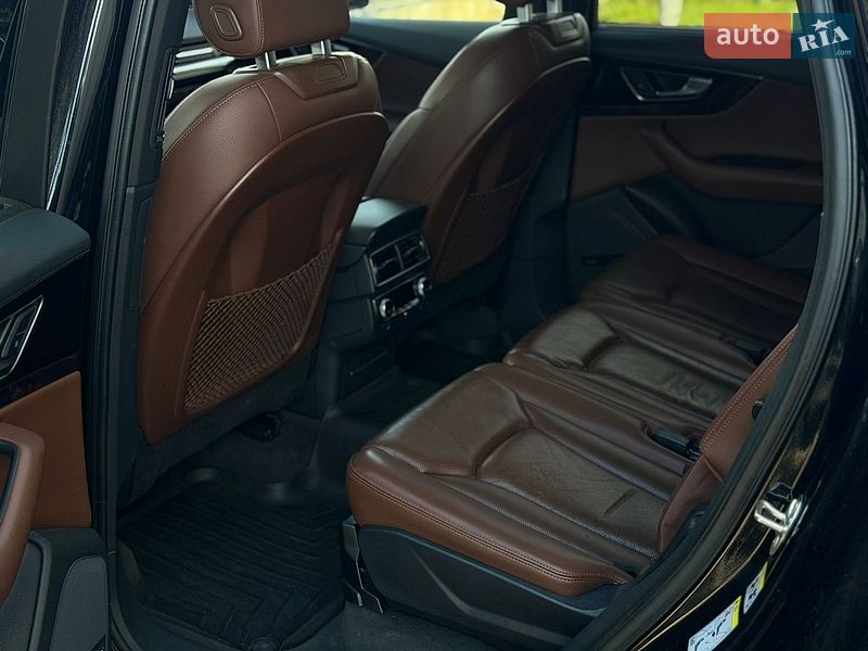 Внедорожник / Кроссовер Audi Q7 2017 в Черновцах