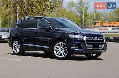 Позашляховик / Кросовер Audi Q7 2017 в Києві