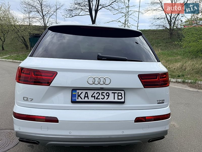 Внедорожник / Кроссовер Audi Q7 2017 в Киеве