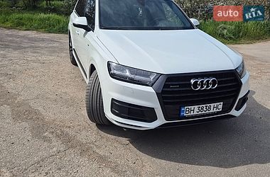 Внедорожник / Кроссовер Audi Q7 2016 в Великодолинском