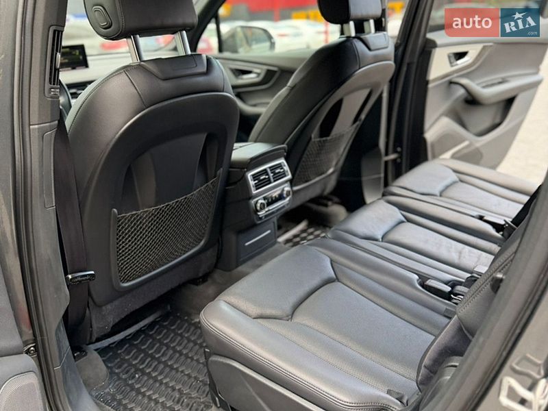 Позашляховик / Кросовер Audi Q7 2017 в Києві