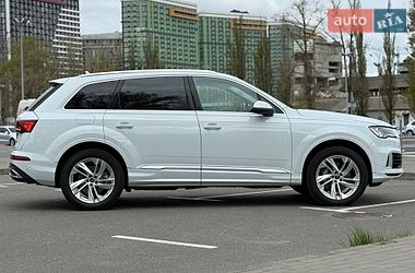 Внедорожник / Кроссовер Audi Q7 2022 в Киеве