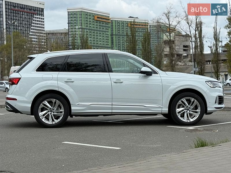 Внедорожник / Кроссовер Audi Q7 2022 в Киеве