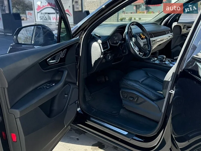 Audi Q7 2016 VIN WA1LAAF76HD036522 фото оголошення 5 з 73