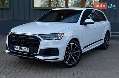 Позашляховик / Кросовер Audi Q7 2020 в Рівному