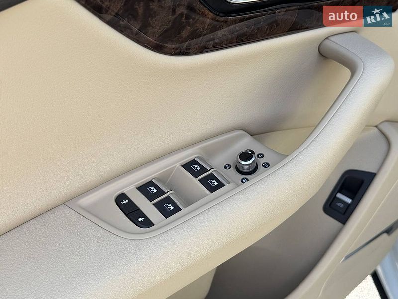 Внедорожник / Кроссовер Audi Q7 2017 в Львове