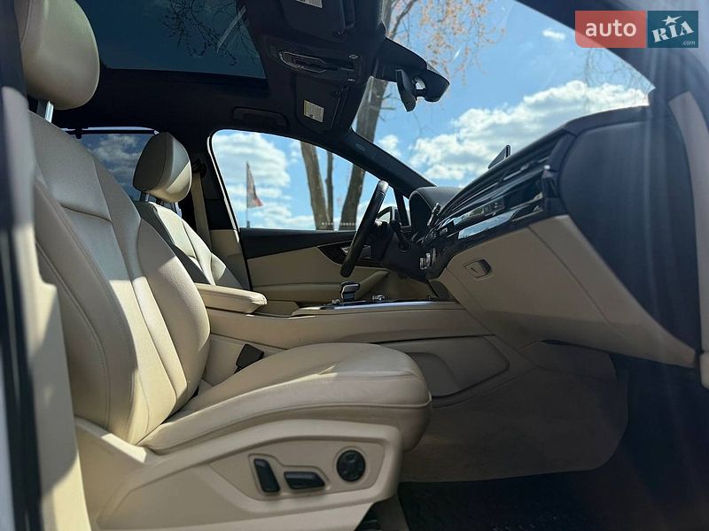Внедорожник / Кроссовер Audi Q7 2017 в Львове