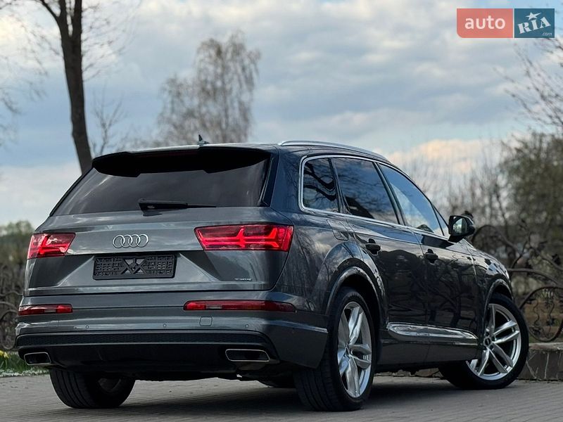 Внедорожник / Кроссовер Audi Q7 2017 в Дрогобыче