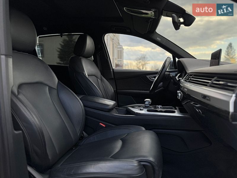 Внедорожник / Кроссовер Audi Q7 2017 в Дрогобыче