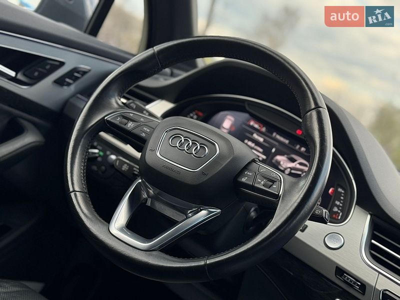 Внедорожник / Кроссовер Audi Q7 2017 в Дрогобыче