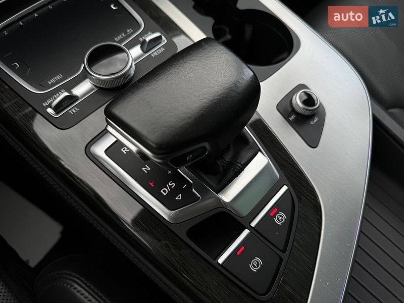 Внедорожник / Кроссовер Audi Q7 2017 в Дрогобыче