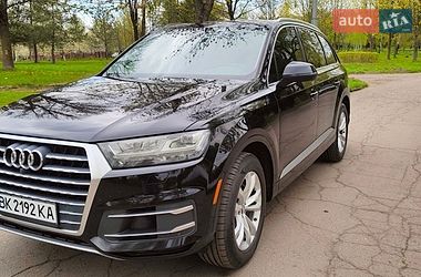 Позашляховик / Кросовер Audi Q7 2017 в Рівному