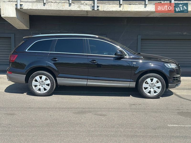 Позашляховик / Кросовер Audi Q7 2013 в Києві